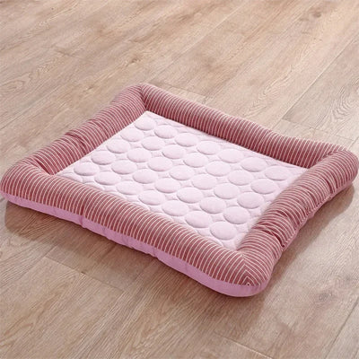 tapis-rafraichissant-chien-couleur-rose