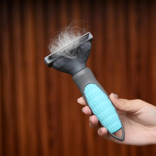 brosse-pour-chien-poil-long-peigne