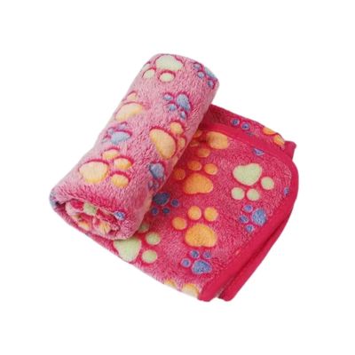 couverture-chien-polaire-motif-pattes-couleur-rose